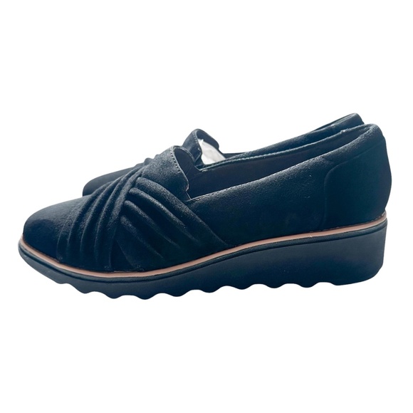 Clarks Sharon Villa Black Loafer Slip On Suede Platforms LIKE NEW — Size 12 M - Picture 4 of 9